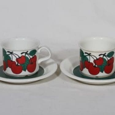 Arabia Kirsikka kahvikupit, punainen, 2 kpl, suunnittelija Inkeri Leivo, serikuva