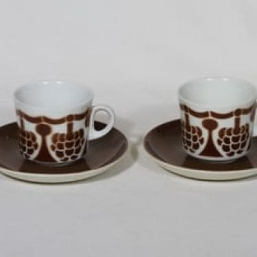 Arabia BR kahvikupit, ruskea, 2 kpl, suunnittelija Görän Bäck, puhalluskoriste, nimetön koriste