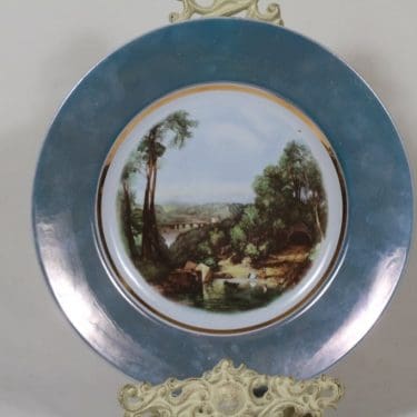 Arabia koristelautanen, suunnittelija , serikuva, lysteriraita, kultaraita