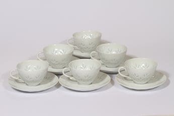 Arabia Lehti mokkakupit, 8 cl, 6 kpl, suunnittelija Friedl Holzer-Kjellberg, 8 cl, riisiposliini, massasigneerattu