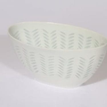 Arabia Helmi malja, riisiposliini, suunnittelija Friedl Holzer-Kjellberg, riisiposliini, soikea, massasigneerattu