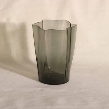 Nuutajärvi 1437 maljakko, harmaa, suunnittelija Harry Moilanen,