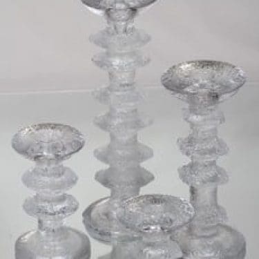 Iittala Festivo kynttilänjalat, eri kokoja, 4 kpl, suunnittelija Timo Sarpaneva, eri kokoja, signeerattu