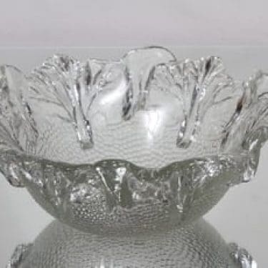 Humppila Kasvimaalla kulho, signeerattu, suunnittelija Pertti Santalahti, signeerattu, massiivinen