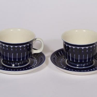 Arabia Valencia kahvikupit, käsinmaalattu, 2 kpl, suunnittelija Ulla Procope, käsinmaalattu, signeerattu