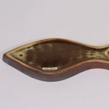 Arabia Kala seinälaatta, käsinmaalattu, suunnittelija Gunvor Olin-Grönqvist, käsinmaalattu, pieni, signeerattu