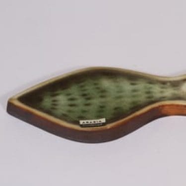 Arabia Kala seinälaatta, käsinmaalattu, suunnittelija Gunvor Olin-Grönqvist, käsinmaalattu, pieni, signeerattu