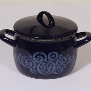 Finel kattila, 1.5 l, suunnittelija Raija Uosikkinen, 1.5 l, serikuva, retro