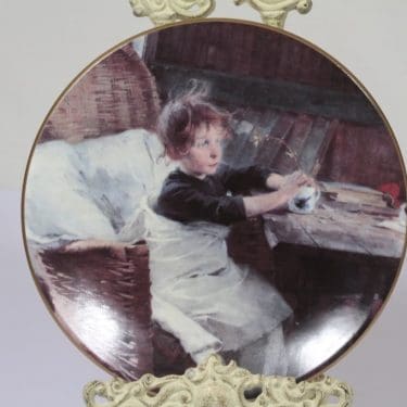 Arabia koristelautanen, Toipilas, suunnittelija Helene Schjerfbeck, Toipilas, serikuva, lapsiaihe