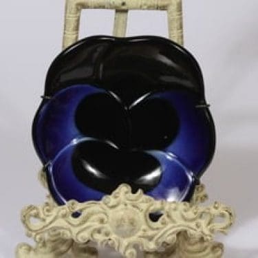 Arabia Viola seinälaatta, sininen, suunnittelija Birger Kaipiainen, pieni