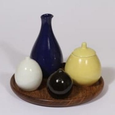 Arabia KA mausteikko ja tarjotin, 4 osaa, suunnittelija , 4 osaa, Teak-alusta