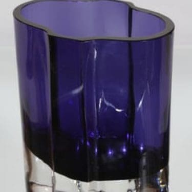 Nuutajärvi maljakko, signeerattu, suunnittelija , signeerattu, massiivinen