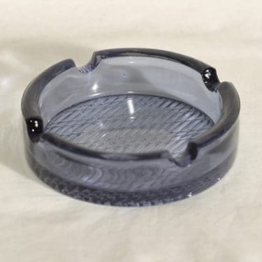 Riihimäen lasi Flindari tuhka-astia, siniharmaa, suunnittelija Nanny Still,