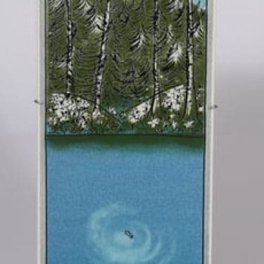 Arabia Ihminen ja luonto -tripyykki koristelaatta, Kala, suunnittelija Heljä Liukko-Sundström, Kala, suuri, serikuva