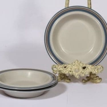 Arabia Uhtua lautaset, syvä, 3 kpl, suunnittelija Inkeri Leivo, syvä, raitakoriste