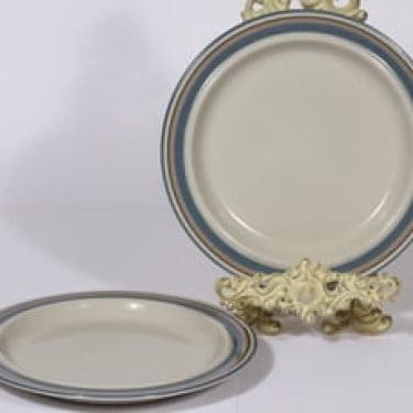 Arabia Uhtua lautaset, matala, 2 kpl, suunnittelija Inkeri Leivo, matala, raitakoriste