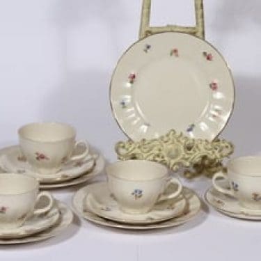 Arabia koriste 5276 kahvikupit ja lautaset, 4 kpl, suunnittelija , serikuva, kukka-aihe