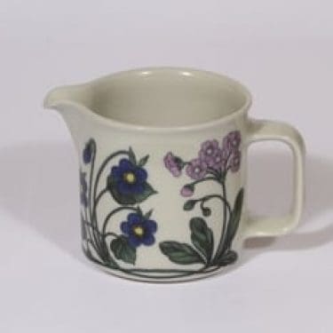 Arabia Flora kaadin, 0.6 l, suunnittelija Esteri Tomula, 0.6 l, serikuva, kukka-aihe