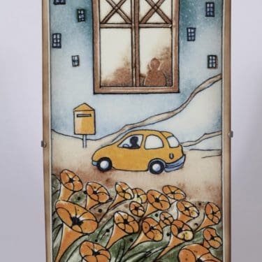 Arabia koristelaatta, Ihmisiltä ihmiselle, suunnittelija Heljä Liukko-Sundström, Ihmisiltä ihmiselle, suuri, serikuva, tilattu koriste