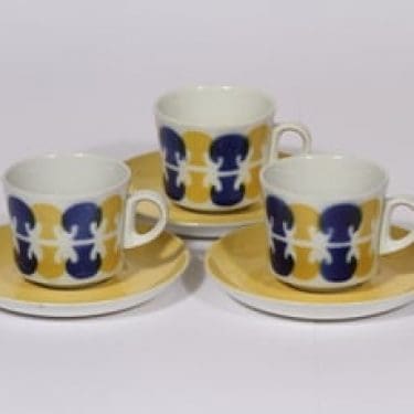 Arabia BR kahvikupit, ruskea-sininen, 3 kpl, suunnittelija Göran Bäck, puhalluskoriste