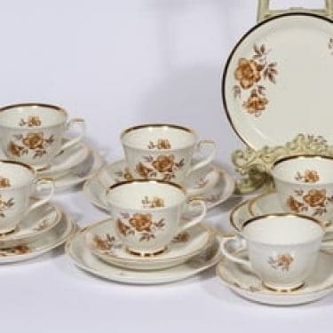 Arabia Myrna kahvikupit ja lautaset, 6 kpl, suunnittelija Olga Osol, serikuva, kukka-aihe