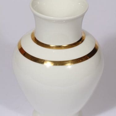 Arabia maljakko, valkoinen, suunnittelija Richard Lindh, kultaraita