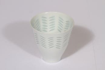 Arabia FK-7 pikari, riisiposliini, suunnittelija Friedl Holzer-Kjellberg, riisiposliini, massasigneerattu