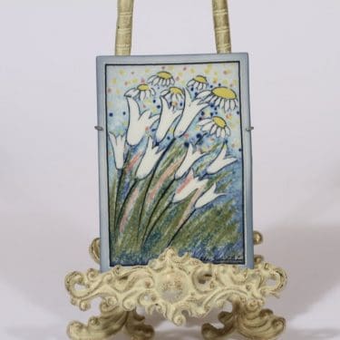 Arabia seinälaatta, suunnittelija Heljä Liukko-Sundström, pieni, serikuva