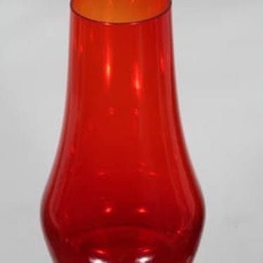 Riihimäen lasi 1374 maljakko, punainen, suunnittelija Tamara Aladin,