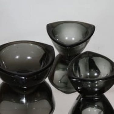 Nuutajärvi Häränsilmä tuhka-astiat, eri kokoja, 3 kpl, suunnittelija Kaj Franck, eri kokoja