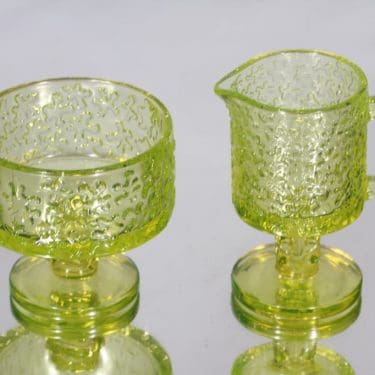 Riihimäen lasi Jesperi sokerikko ja kermakko, keltainen, suunnittelija Erkkitapio Siiroinen,