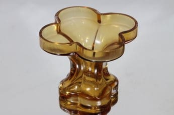 Riihimäen lasi Onnenlehti maljakko, amber, suunnittelija Helena Tynell,