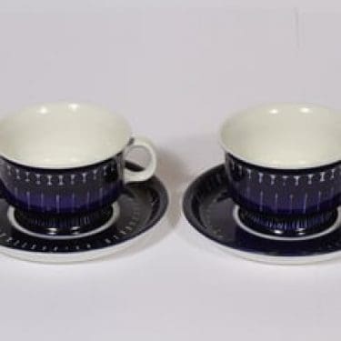 Arabia Valencia teekupit, käsinmaalattu, 2 kpl, suunnittelija Ulla Procope, käsinmaalattu, signeerattu