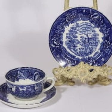 Arabia Maisema teekuppi ja lautanen, sininen, suunnittelija , kuparipainikoriste