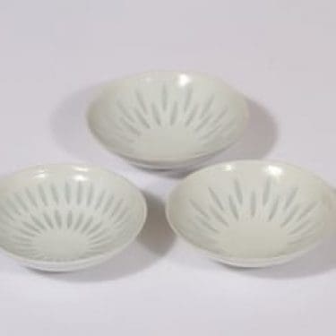 Arabia FK/30 maljat, riisiposliini, 3 kpl, suunnittelija Friedl Holzer-Kjellberg, riisiposliini, pieni, signeerattu