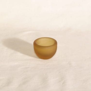 Riihimäen lasi Meripihka munakuppi, signeerattu, suunnittelija Nanny Still, signeerattu, 6407-5