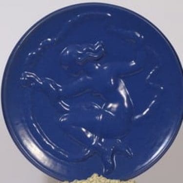 Kupittaan savi Keinumorsian seinäreliefi, sininen, suunnittelija Väinö Aaltonen, suuri