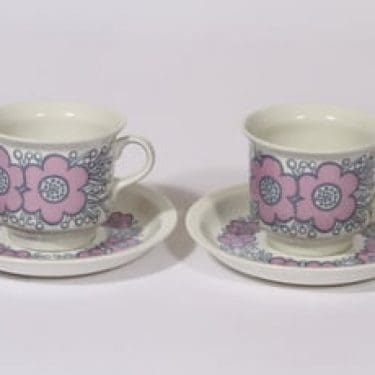 Arabia Violetta kahvikupit, vaaleanpunainen, 2 kpl, suunnittelija Raija Uosikkinen, serikuva, retro, kultafondi