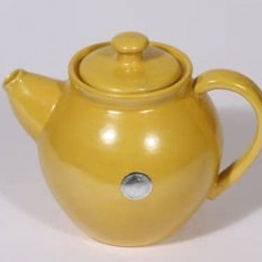 Kupittaan savi teekaadin, keltainen lasite, suunnittelija ,