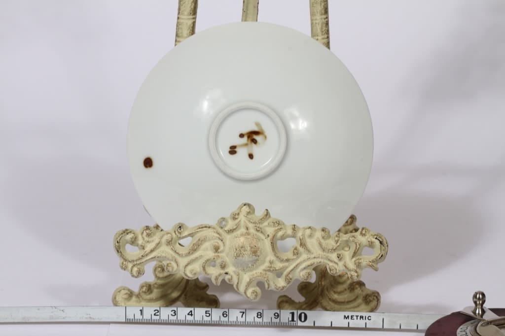 Arabia koristelautanen, käsinmaalattu, suunnittelija Raija Tuumi, käsinmaalattu, pieni, käsindreijattu, signeerattu kuva 2