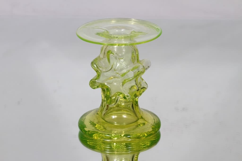 Riihimäen lasi Kasperi kynttilänjalka, keltainen, suunnittelija Erkkitapio Siiroinen, pieni