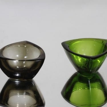 Nuutajärvi Häränsilmä tuhka-astiat, eri värejä, 2 kpl, suunnittelija Kaj Franck,