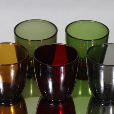 Iittala 4090 lasit, eri värejä, 5 kpl, suunnittelija Tapio Wirkkala,