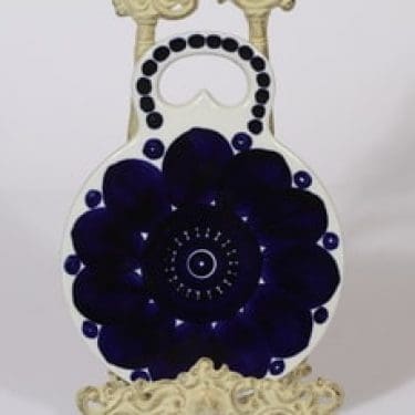 Arabia Valencia talouslevy, käsinmaalattu, suunnittelija Ulla Procope, käsinmaalattu, signeerattu