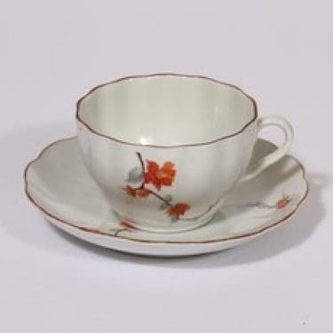 Arabia Sally kahvikuppi, suunnittelija , siirtokuva, kukka-aihe