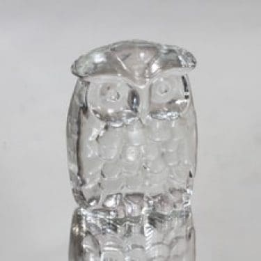 Humppila Villi kuningaskunta koriste-esine, Emilia-pöllö, suunnittelija Pertti Santalahti, Emilia-pöllö, pöllöaihe