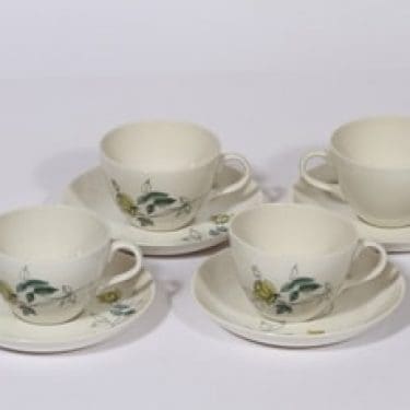 Arabia Julia kahvikupit, 4 kpl, suunnittelija Hilkka-Liisa Ahola, käsinmaalattu, kukka-aihe