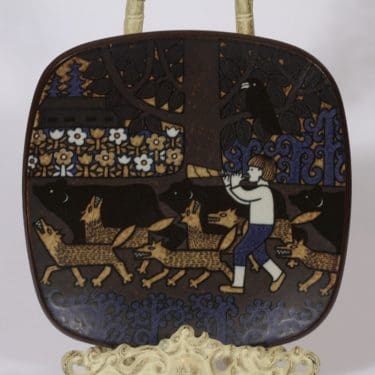 Arabia vuosilautanen, 1979, suunnittelija Raija Uosikkinen, 1979, serikuva, Kalevala-aihe