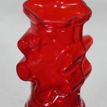 Riihimäen lasi Kasperi maljakko, punainen, suunnittelija Erkkitapio Siiroinen,