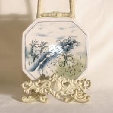 Arabia koristelautanen, Kevät (Spring), suunnittelija Heljä Liukko-Sundström, Kevät (Spring)